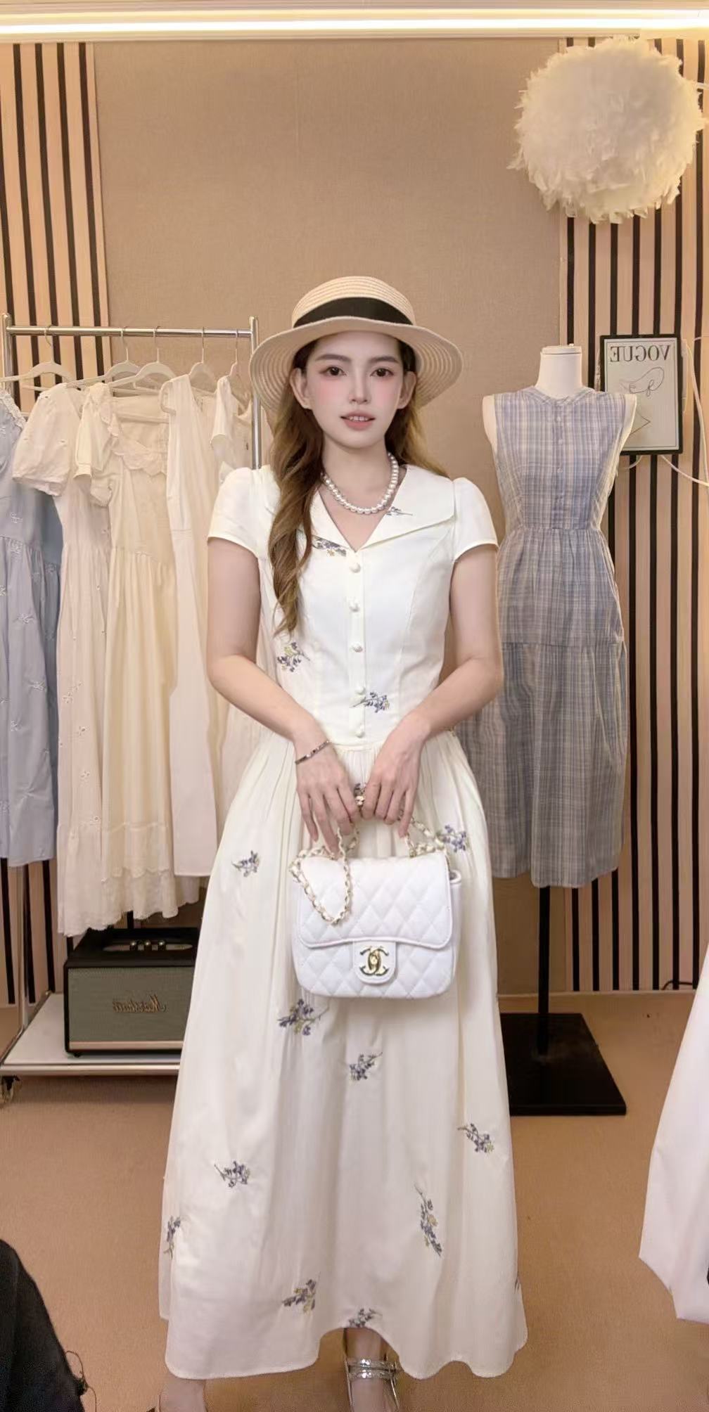 温柔风杏色碎花polo领短袖连衣裙子女夏2025新款法式绝美长裙3861