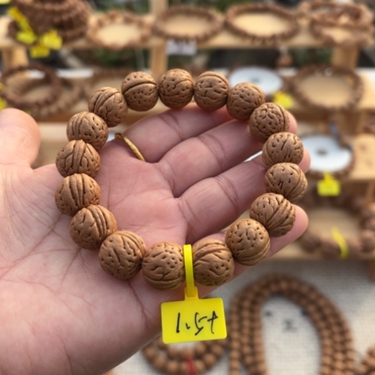 木质野生桃核手串