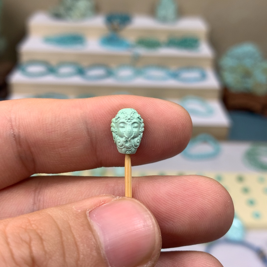 绿松石配饰未镶嵌