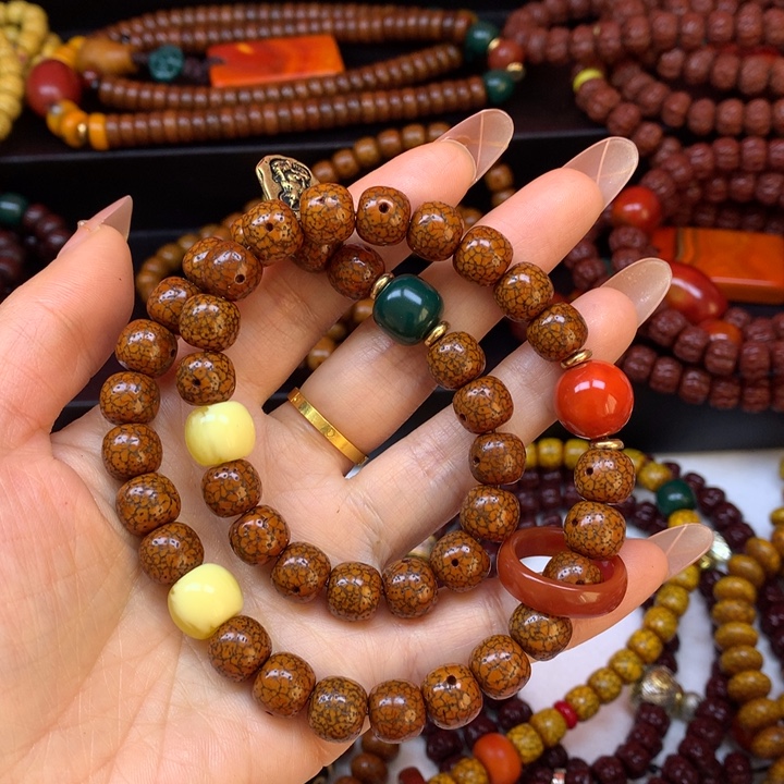 曲***赫星月菩提吊坠菩提