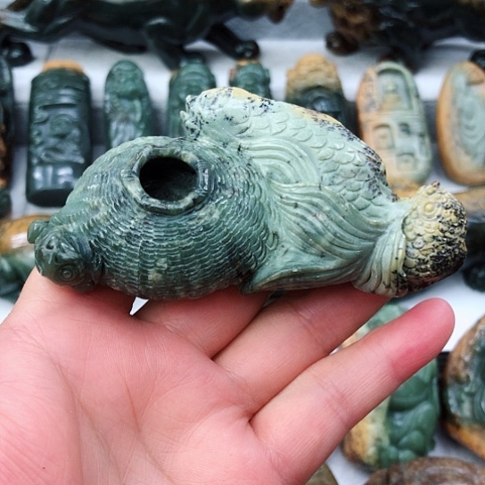 未镶嵌岫岩河磨玉（透闪石质玉）把件