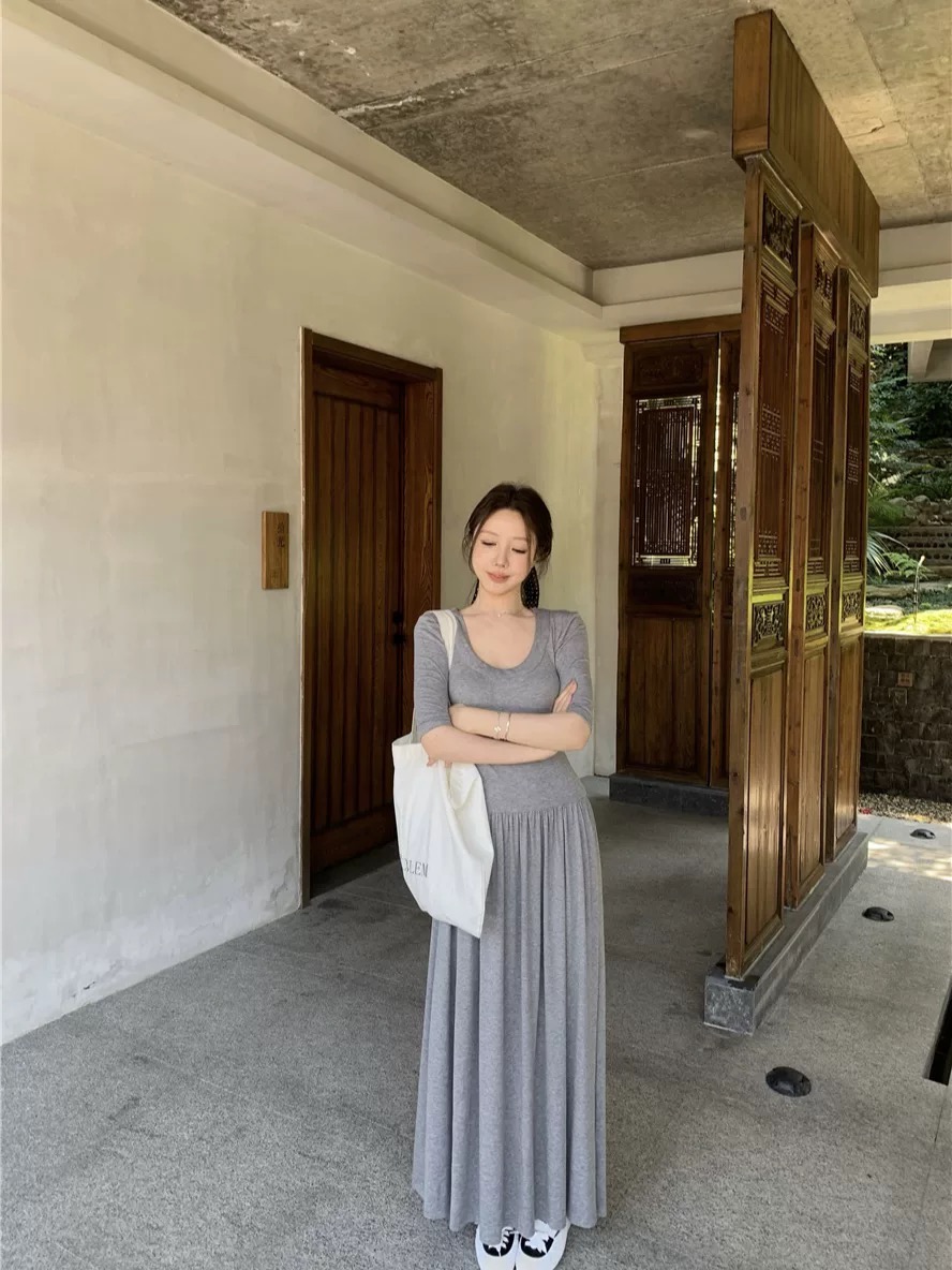 芭蕾风连衣裙夏季流行穿搭流行单品显瘦长裙女U领A字裙修身大摆裙