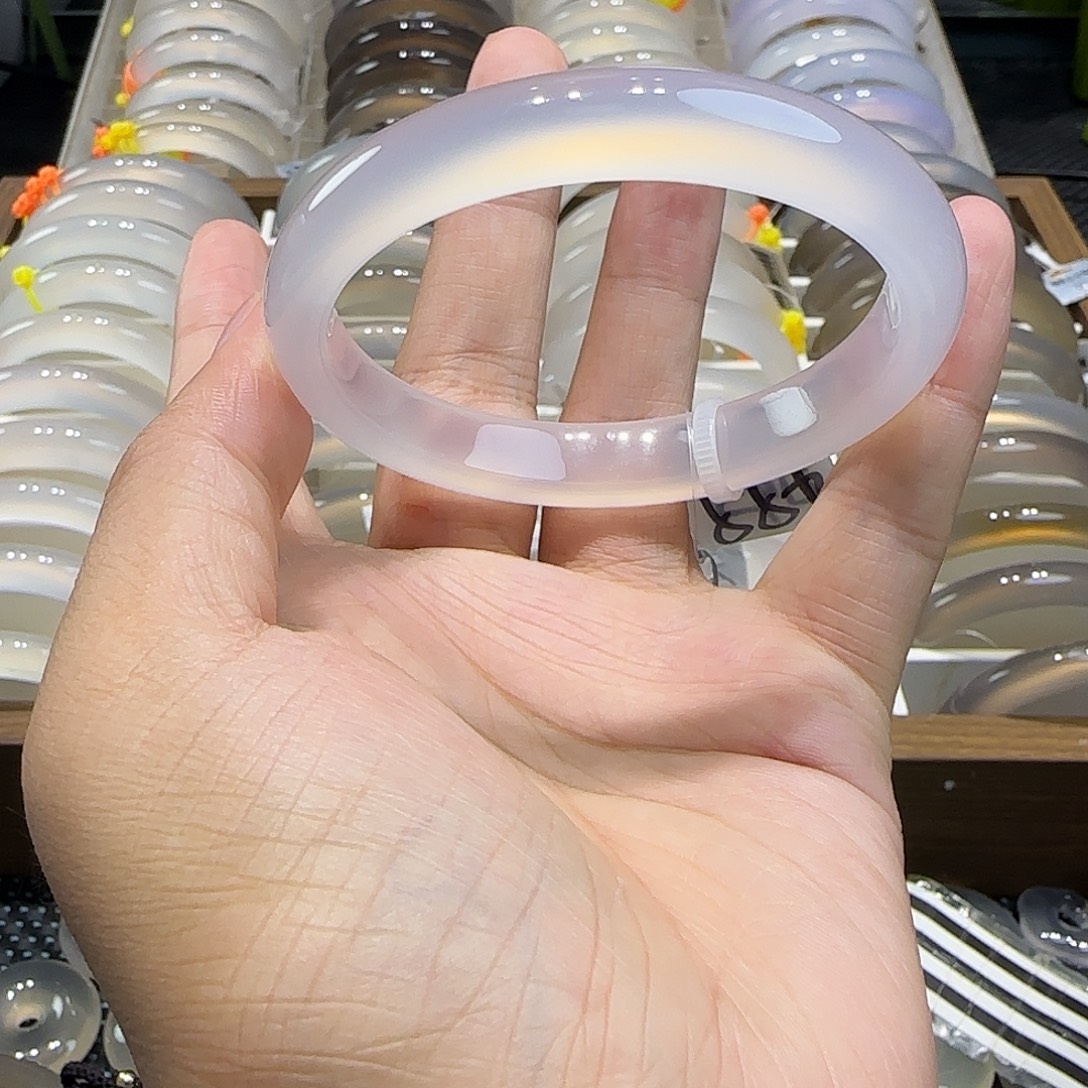 玛瑙/玉髓未镶嵌手镯56白冰
