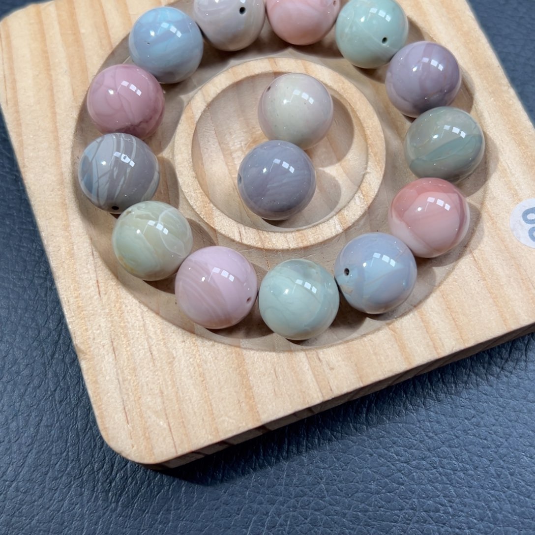 *****石英质玉未镶嵌手链101