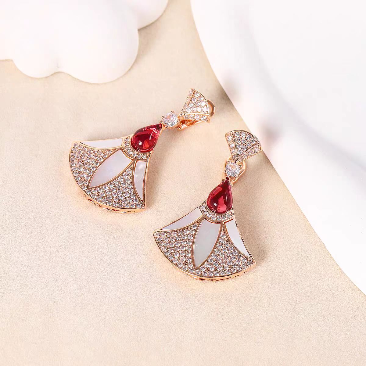 18K金镶嵌红宝石轻奢经典气质耳环#2497