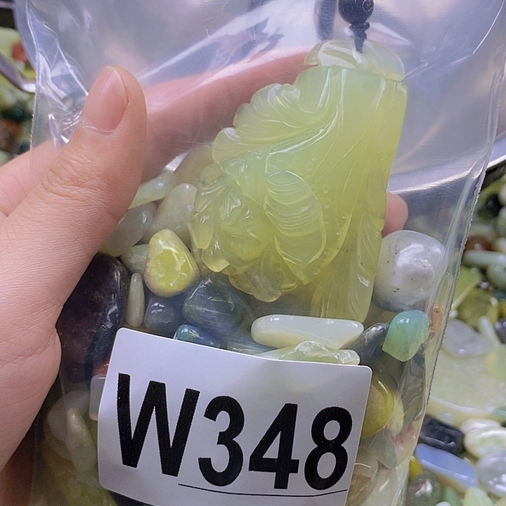 未镶嵌岫玉鱼缸石