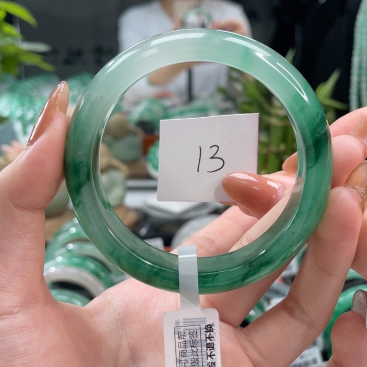 石英质玉手镯未镶嵌天然A货非洲翠手镯