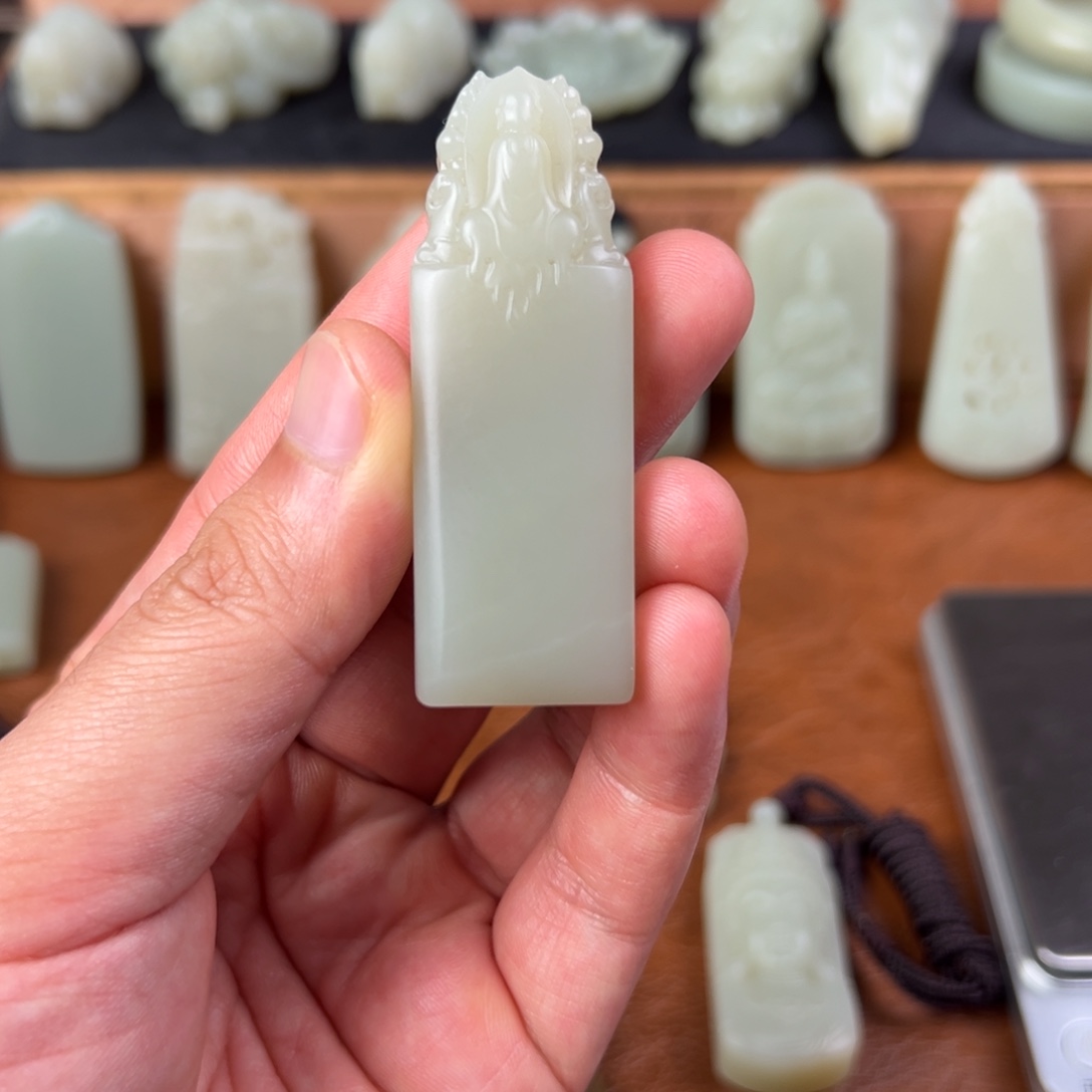 和田玉（青白玉）未镶嵌颈饰