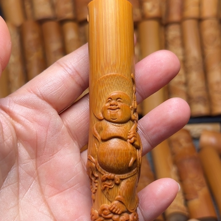 吴***6实心竹雕刻手把件