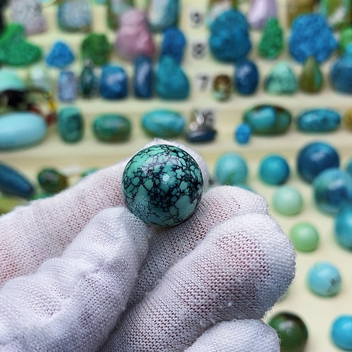 绿松石配饰未镶嵌