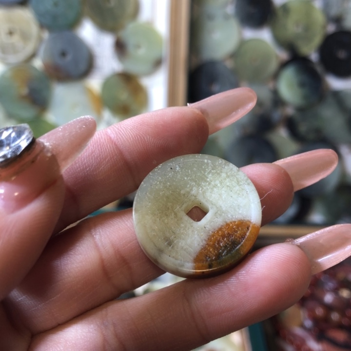 岫玉岫玉挂件未镶嵌