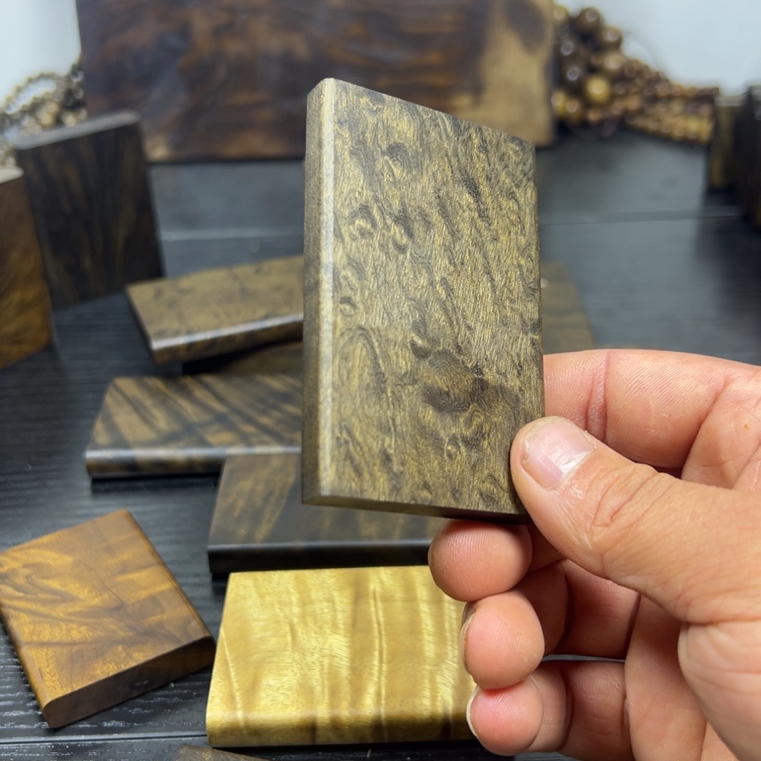 胡***哥小叶金丝楠无事牌