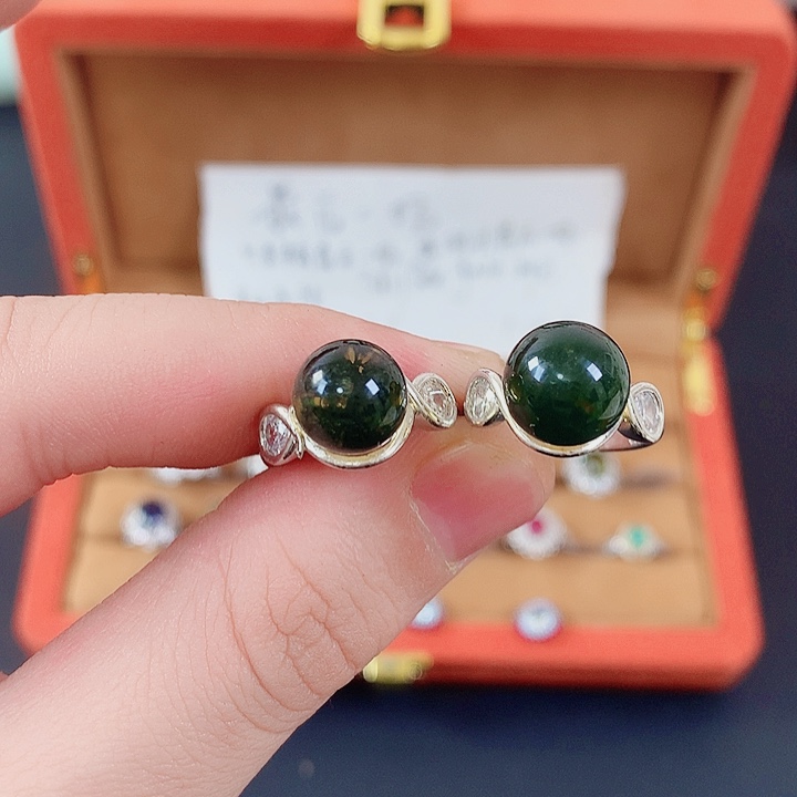琥珀裸石未镶嵌戒指