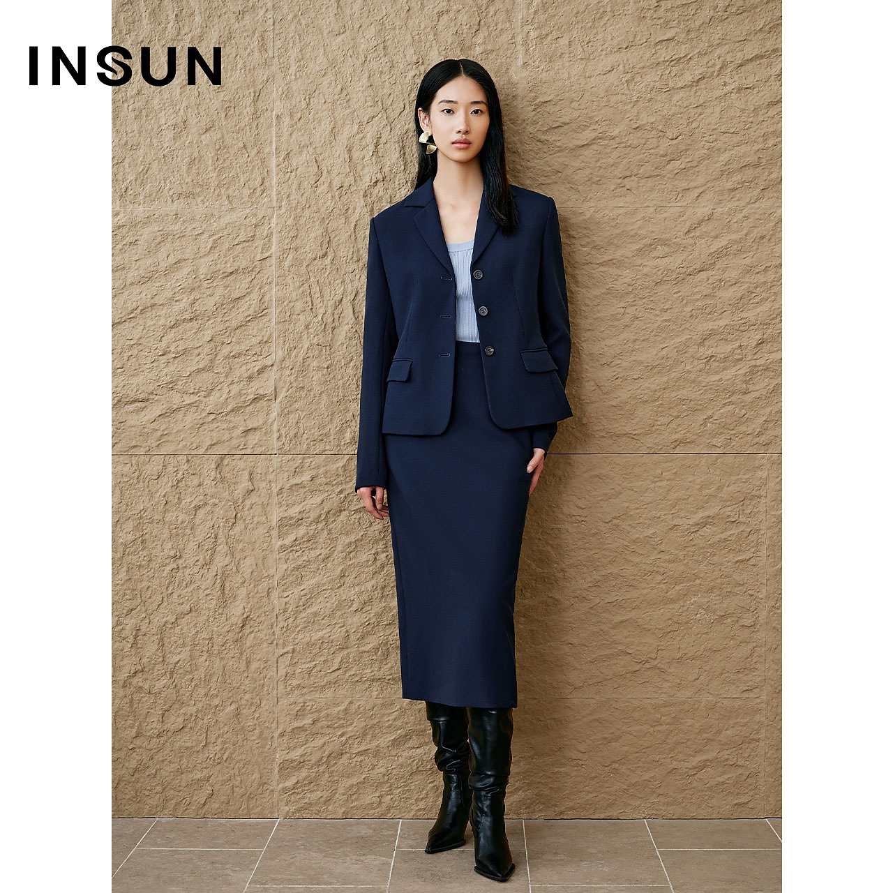 INSUN恩裳冬季通勤修身短款绵羊毛西服