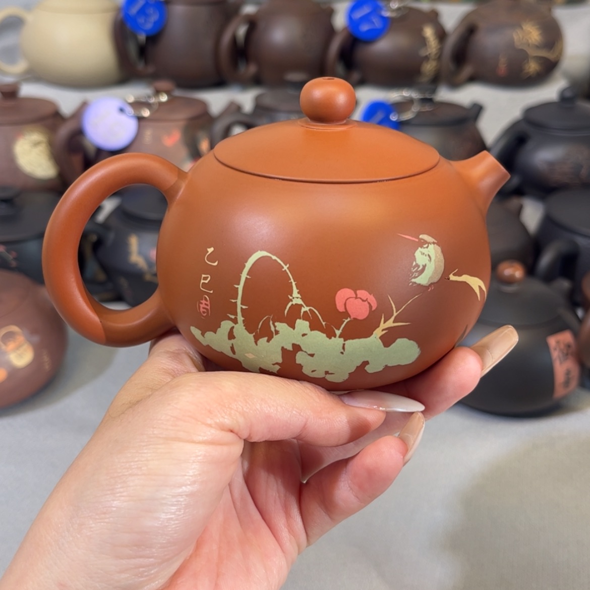【闪购商品】红泥 微瑕 容量 240c c