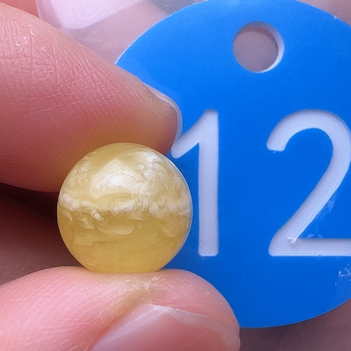 蜜蜡裸石未镶嵌皮点11m m