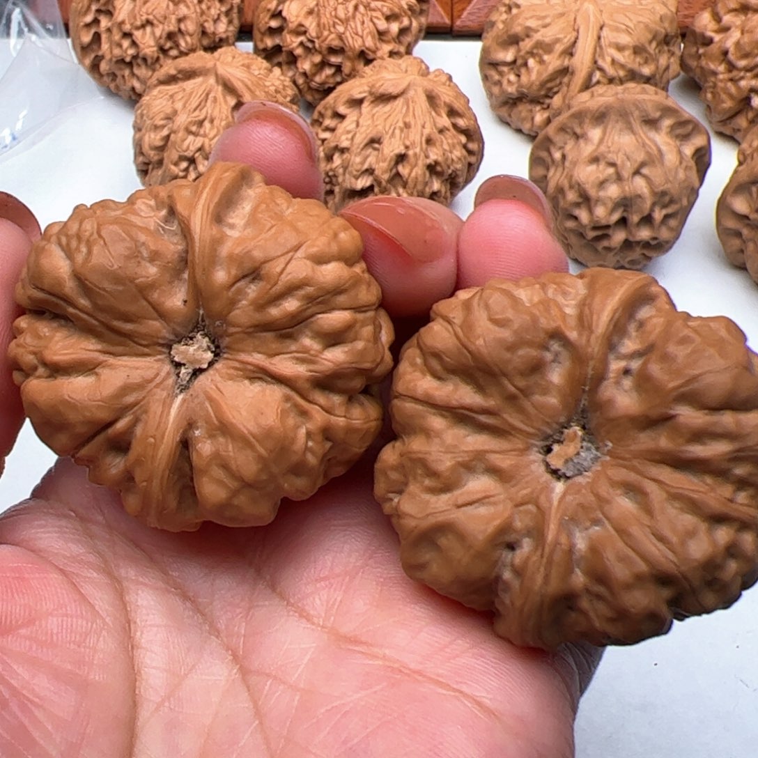 文玩核桃把件蛤蟆头红