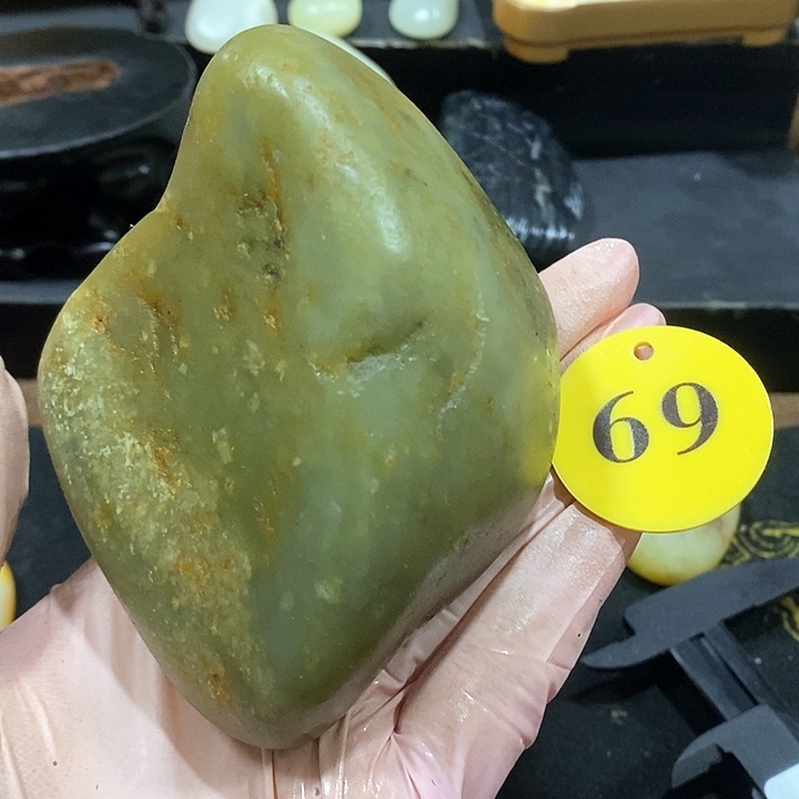 未镶嵌和田玉（糖玉）挂件