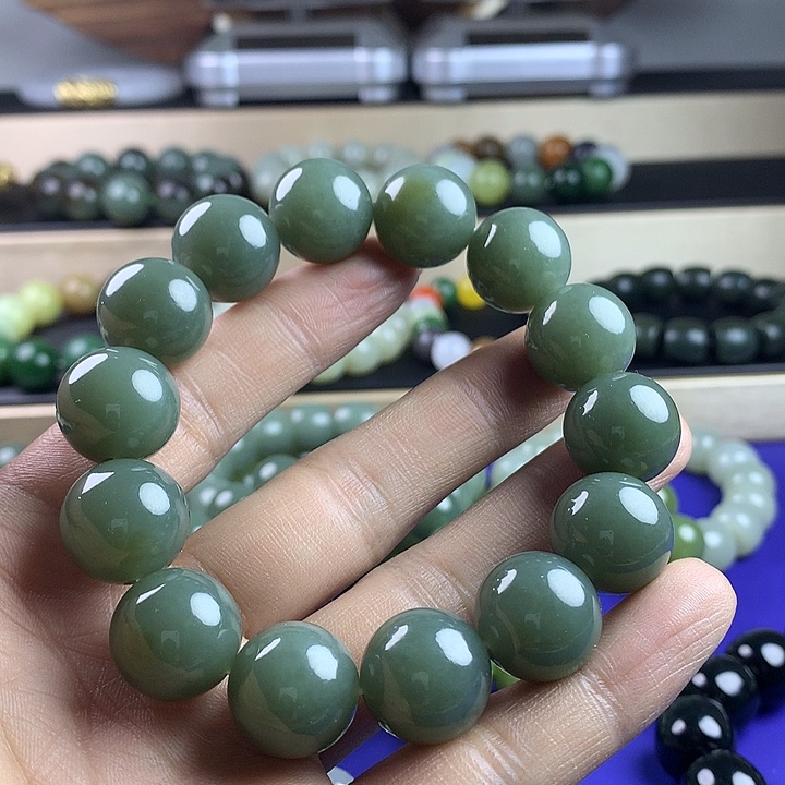 和田玉手串未镶嵌北*星