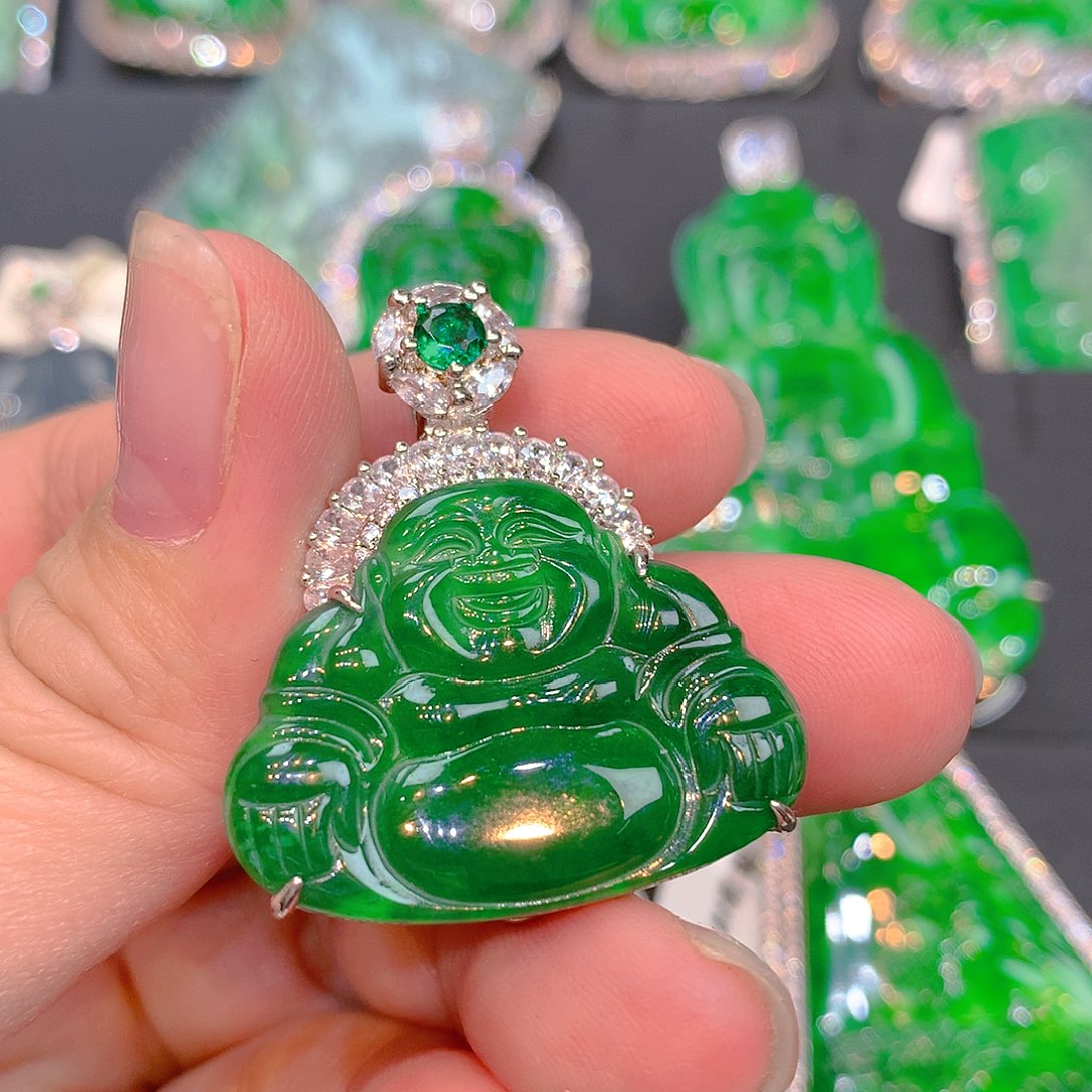 翡翠颈饰未镶嵌翡翠