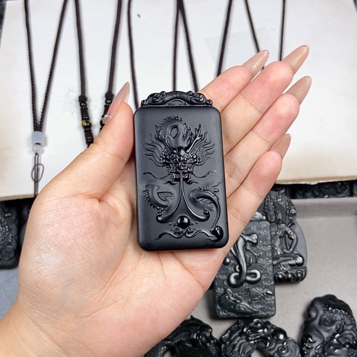 和田玉未镶嵌颈饰派*