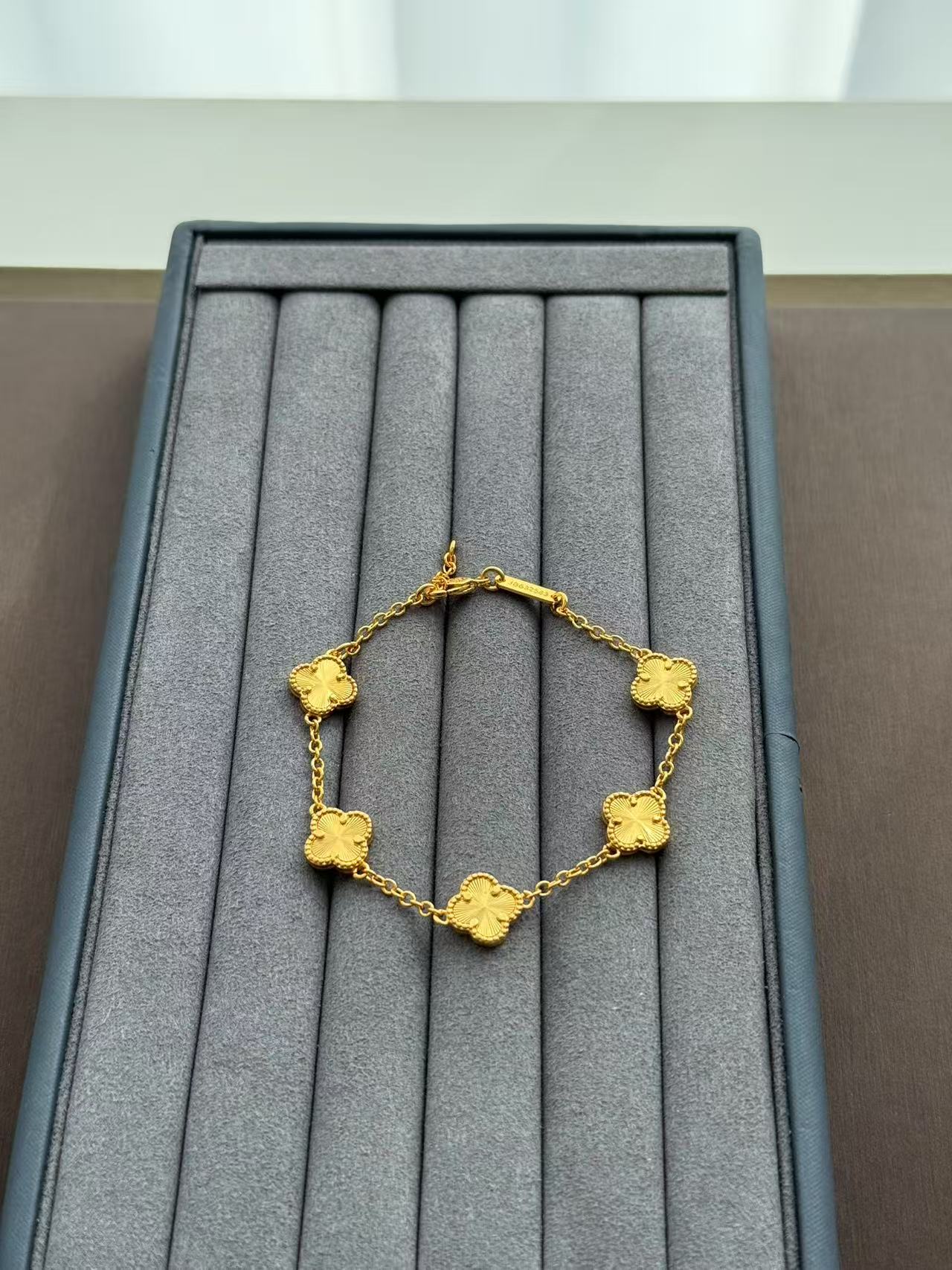 铜合金手链 铜合金手链 日韩ins风时尚款镭射小四叶草高保色手链