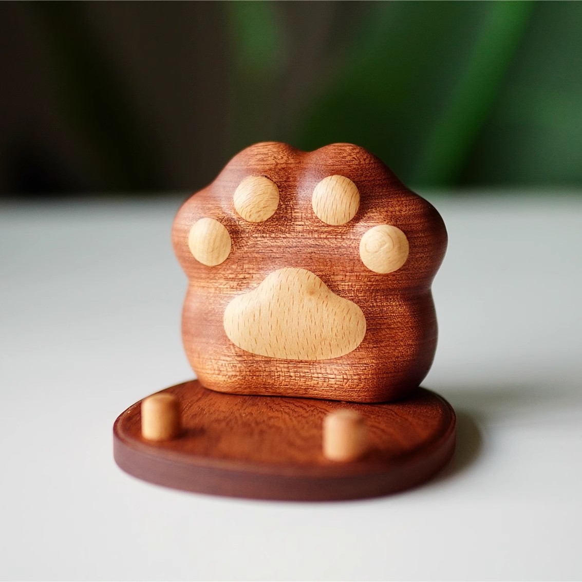 猫爪王座可爱创意摆件手机支撑架原木办公桌面装饰