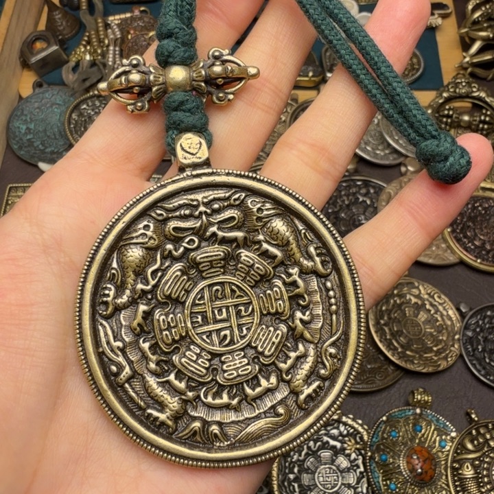 藏传文玩九宫如图