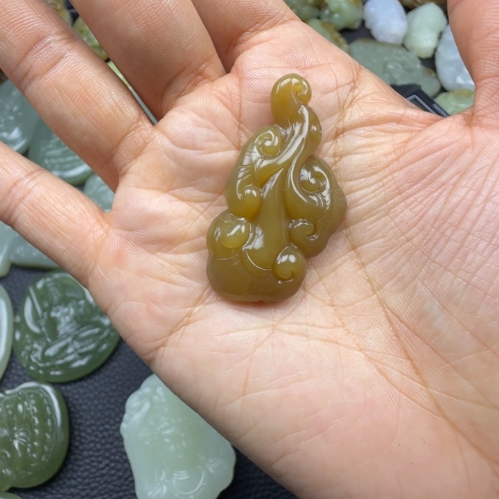 和田玉未镶嵌珠宝奇石