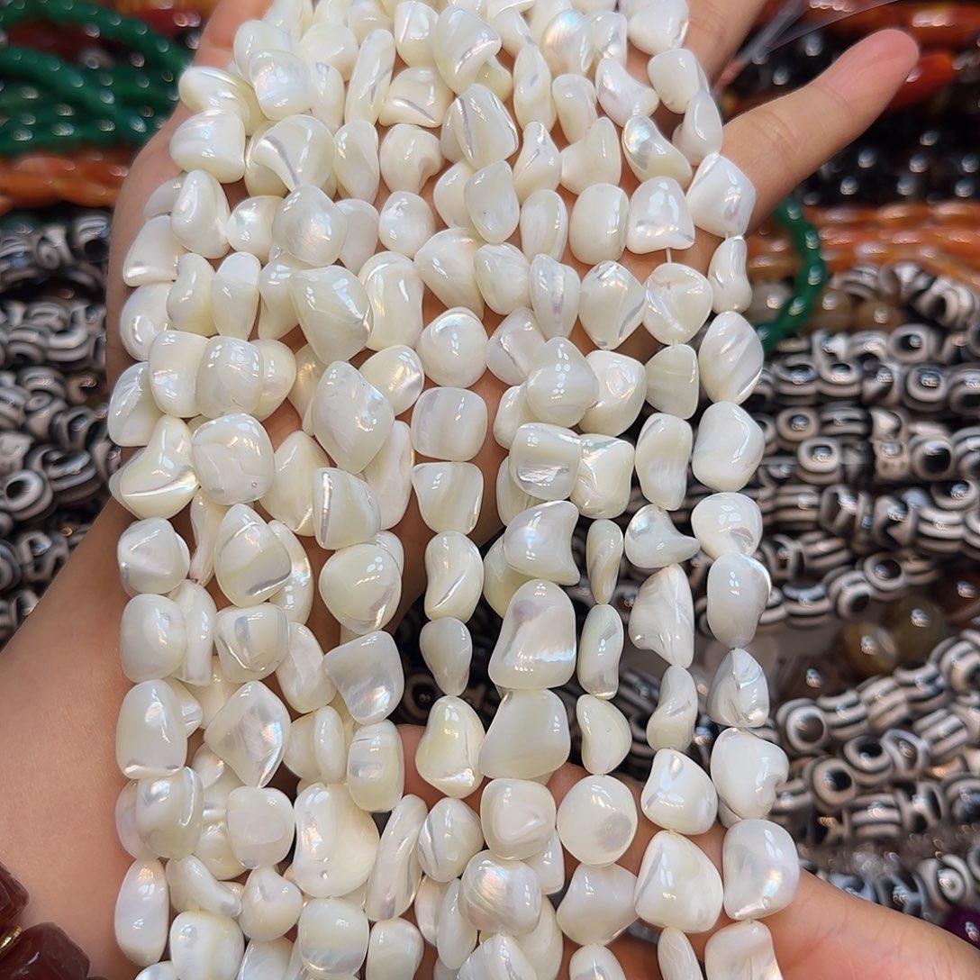 玛瑙/玉髓未镶嵌珠宝半成品随行马蹄螺贝壳一条