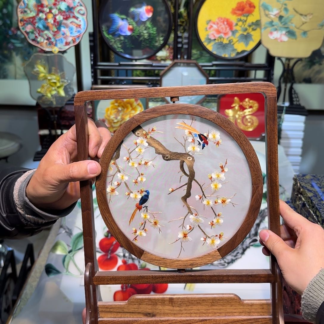 刺绣刺绣工艺精湛
