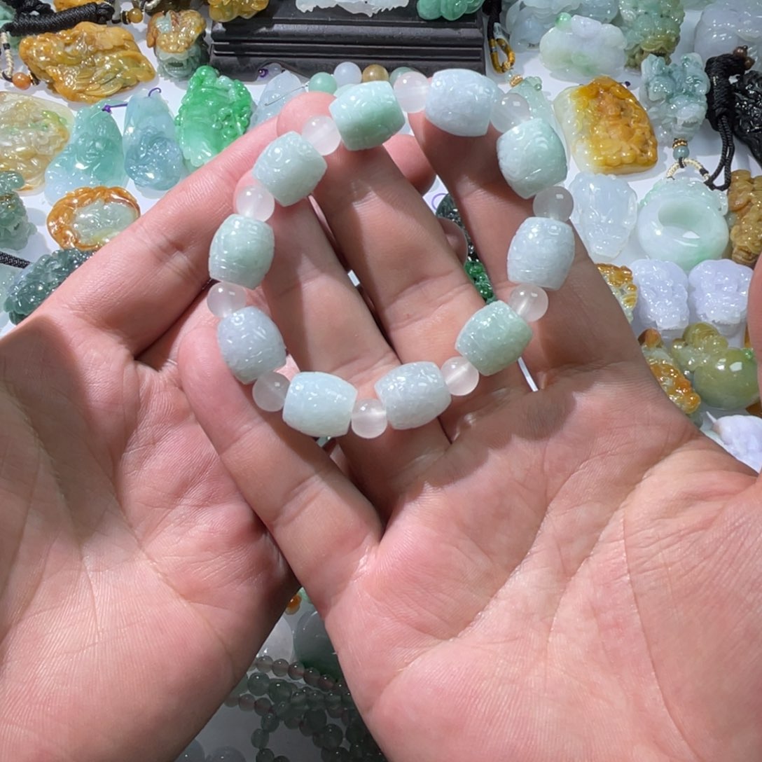 翡翠颈饰未镶嵌天然