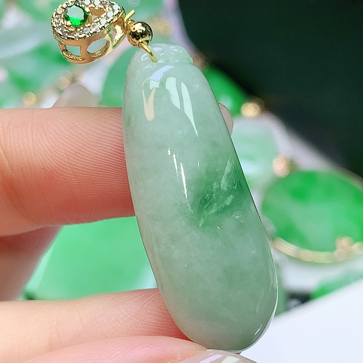 翡翠未镶嵌颈饰翡翠