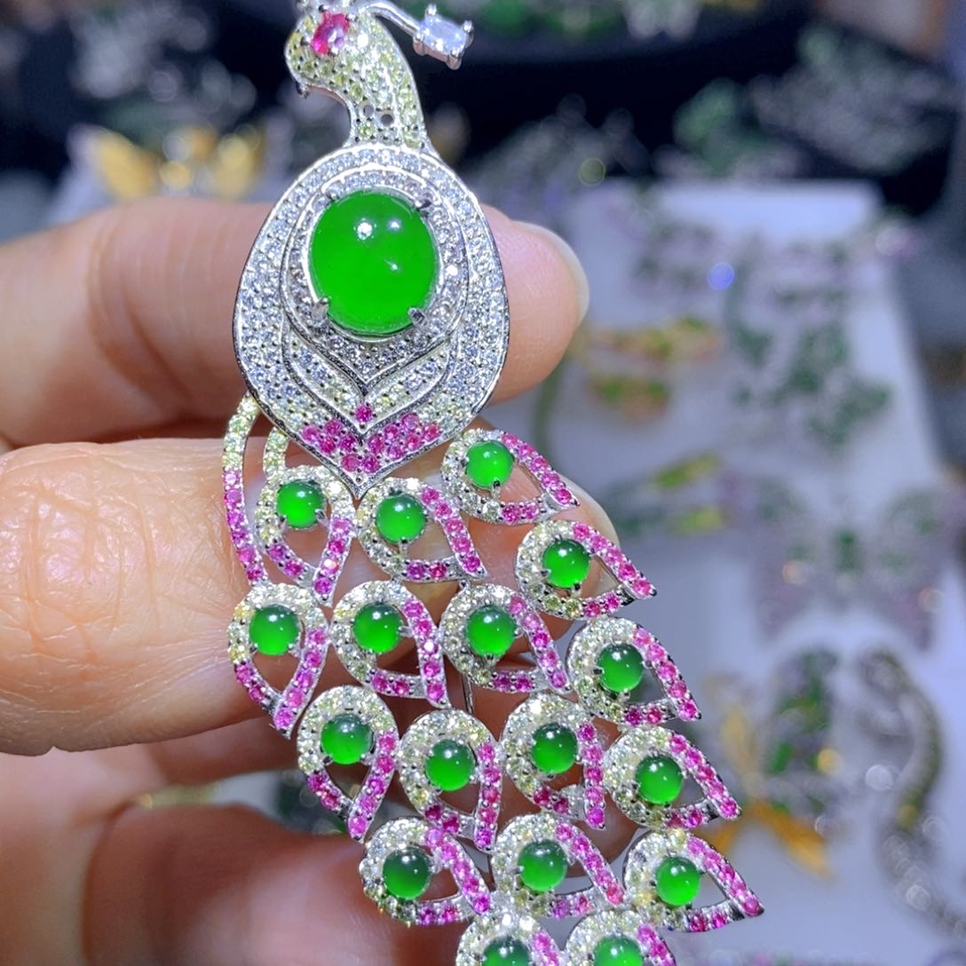 翡翠颈饰银S925镶嵌天然翡翠
