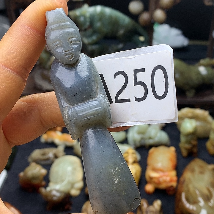 和田玉未镶嵌车挂