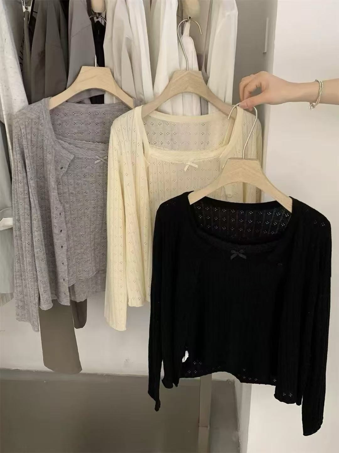 5992初夏新款薄款针织开衫套装蝴蝶结吊带