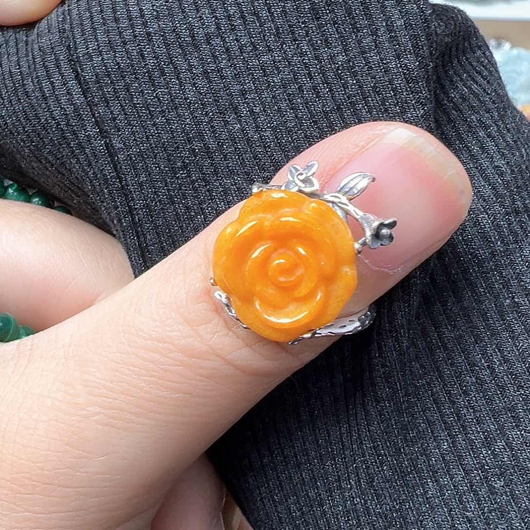 翡翠戒指未镶嵌炸