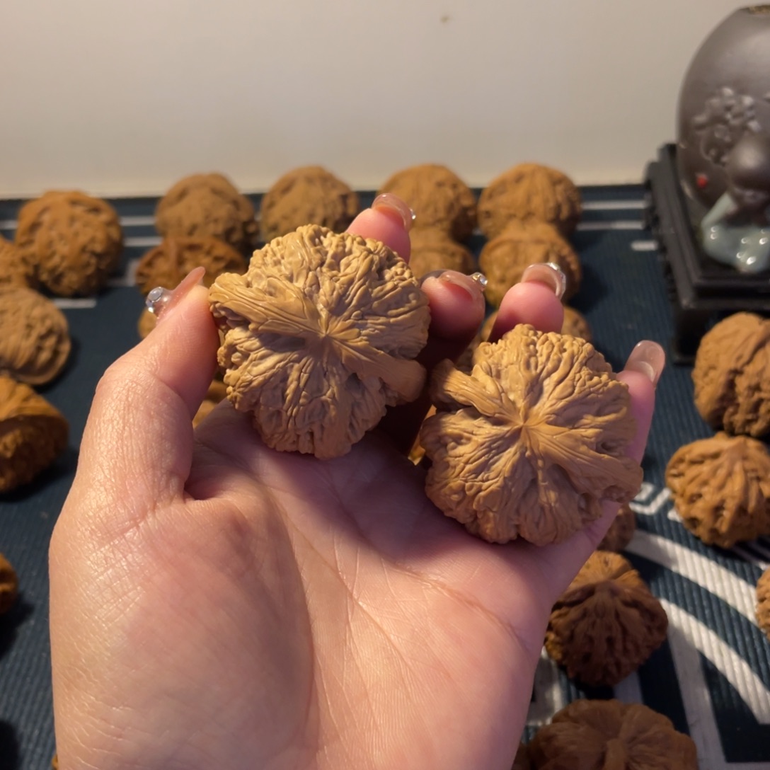 文玩核桃吊坠厨**下粗筋46