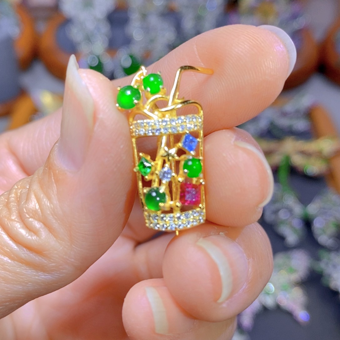 翡翠颈饰银S925镶嵌天然翡翠