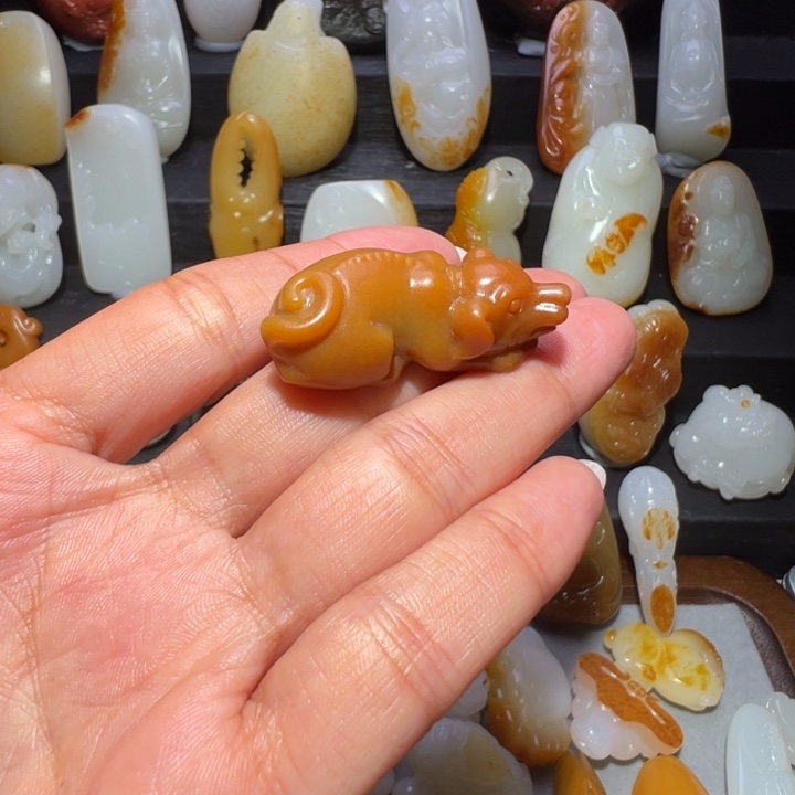 和田玉颈饰未镶嵌