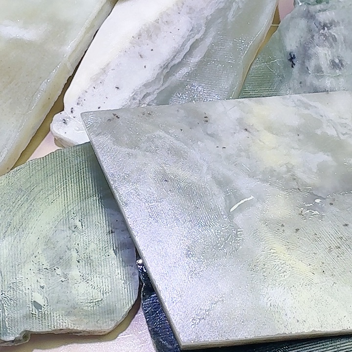 和田玉未镶嵌车挂