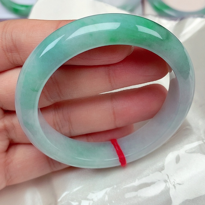 翡翠未镶嵌手镯56～57春彩正圈手镯