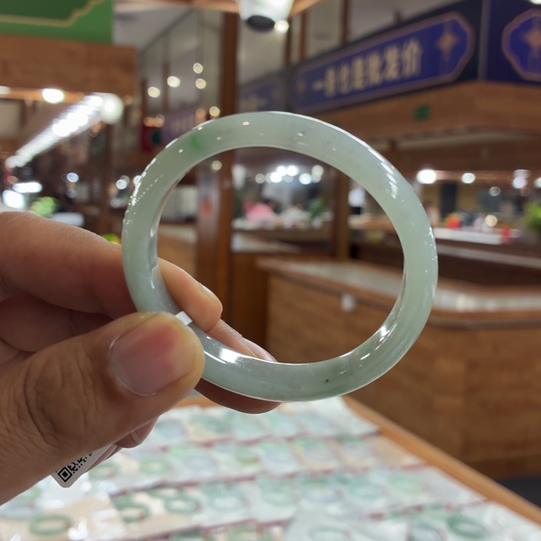 翡翠未镶嵌手镯手镯