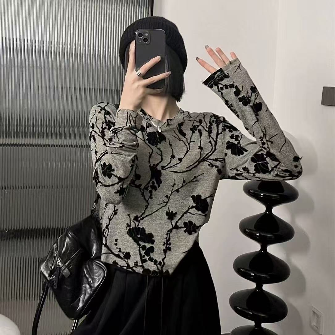 9911#设计感小众植绒印花长袖T恤