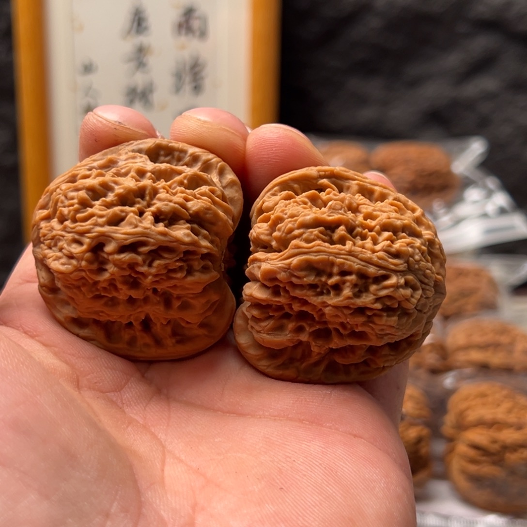 彳***聿文玩核桃把件南疆42