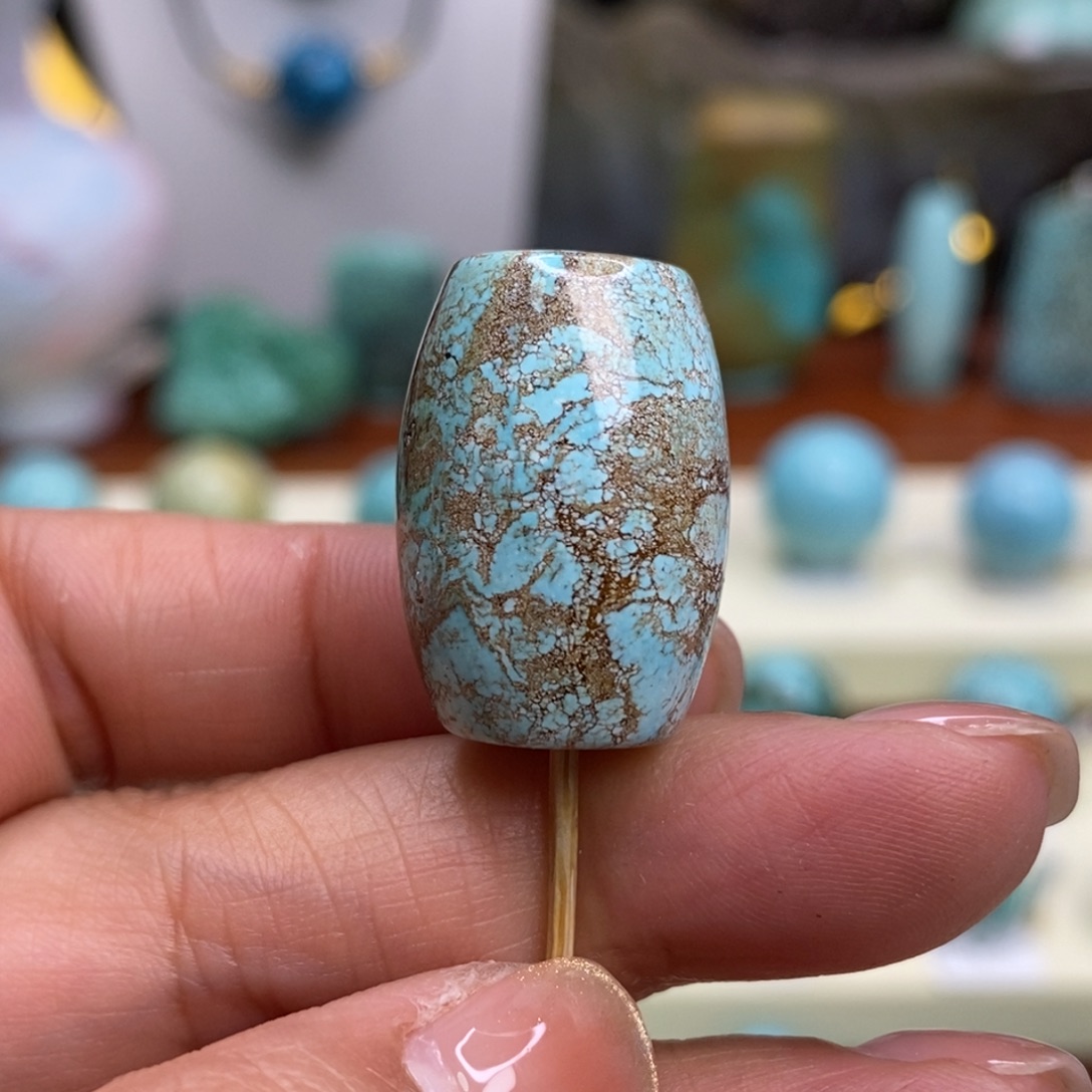 绿松石未镶嵌珠宝奇石15.4×22.3