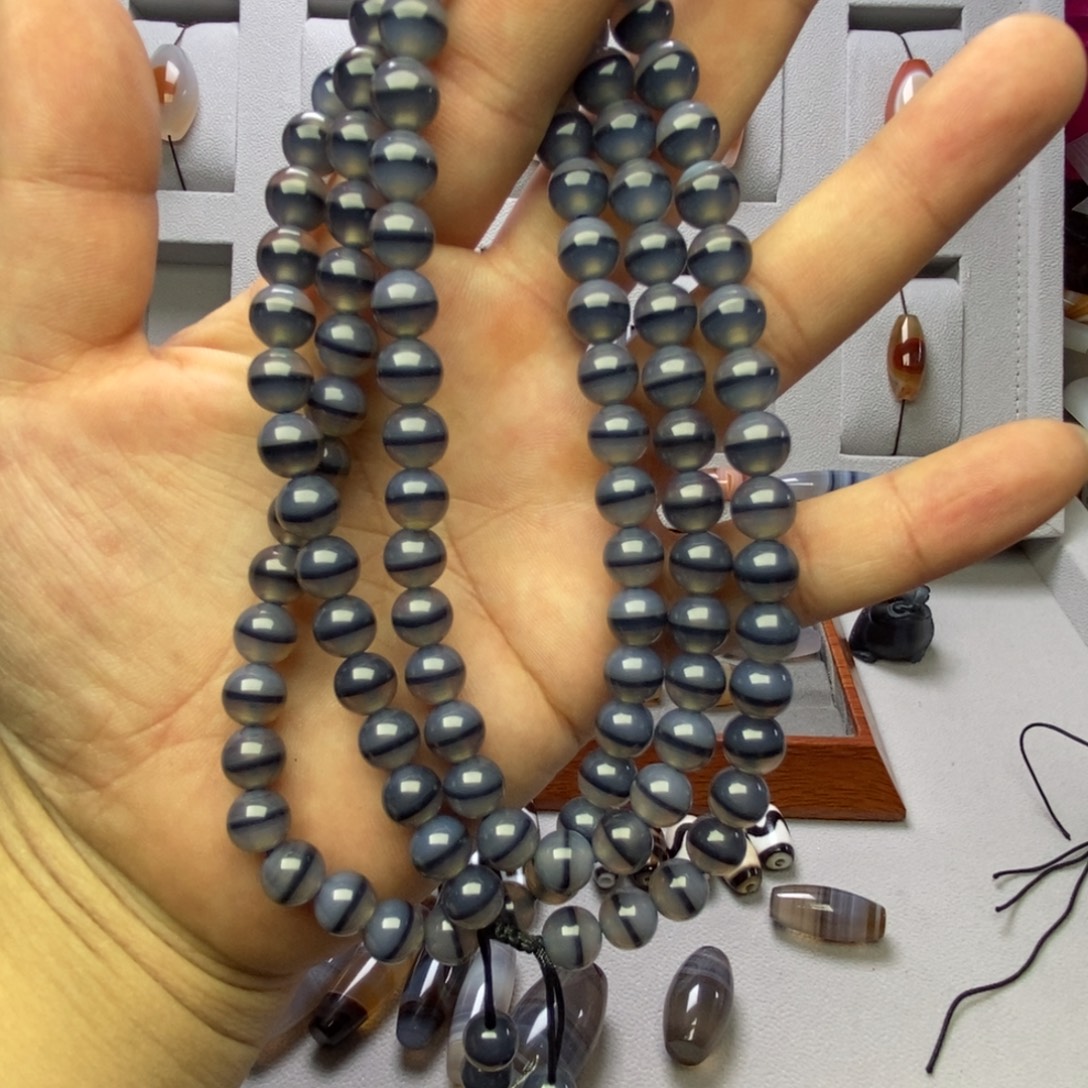 沐***风玛瑙/玉髓未镶嵌颈饰