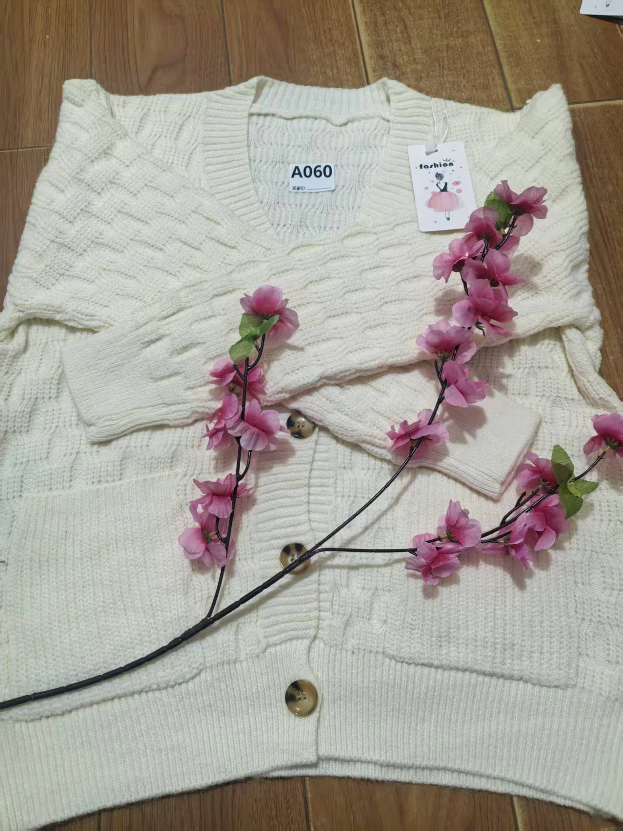 060秋冬V领女款开衫百搭针织衫毛衣常规款毛衣