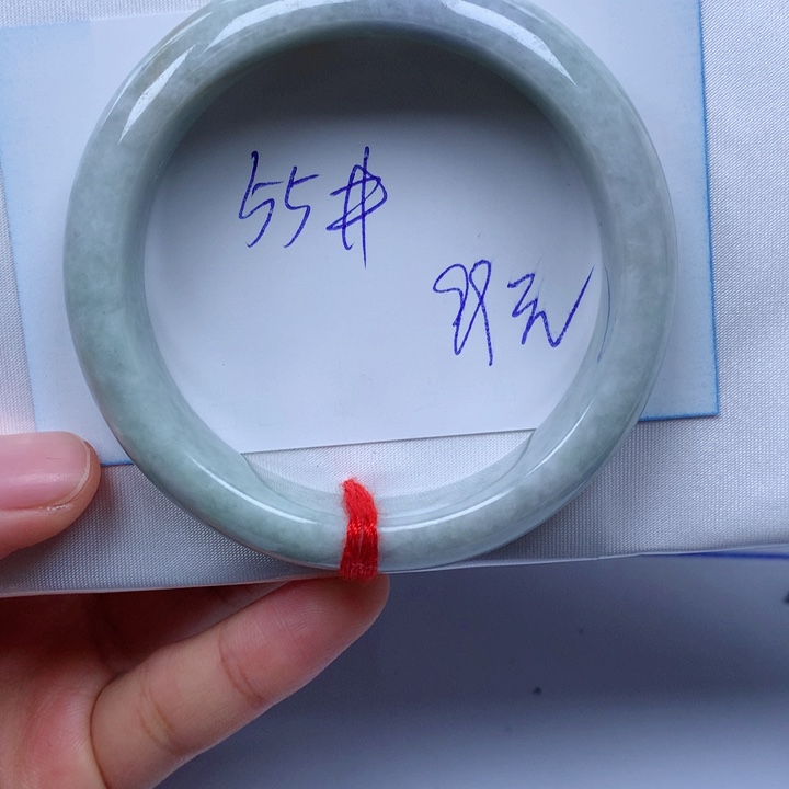 翡翠手镯未镶嵌翡翠手镯