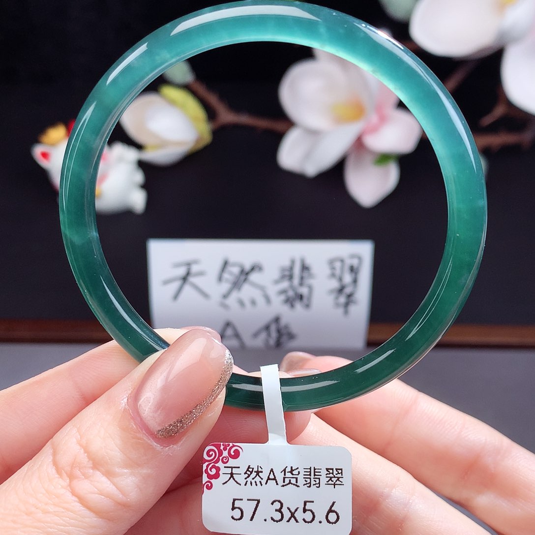 翡翠手镯（圆镯）未镶嵌